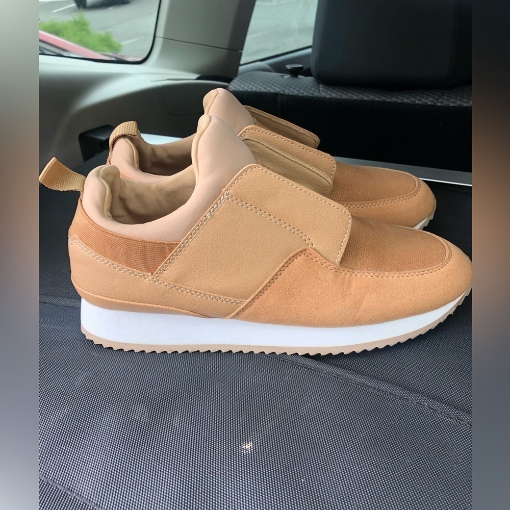 Matt & Nat TESS VEGAN RUNNING SHOES Sand size 6